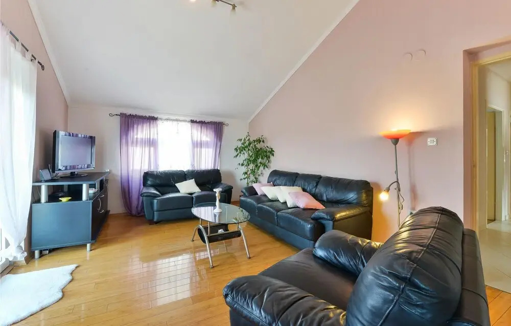 Nice Apartment in Zadar With 3 Bedrooms, Wifi and Outdoor Swimming Pool