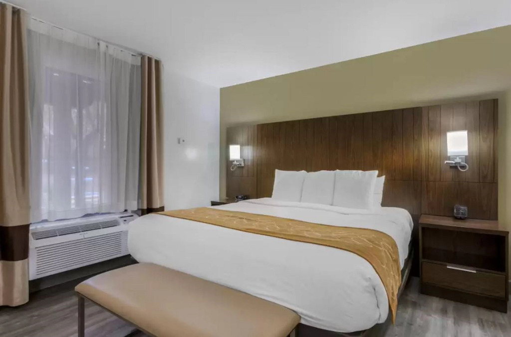 Comfort Suites Tucson near Sabino Canyon