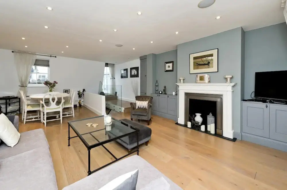 Fantastic 2bed Flat With Private Roof Terrace