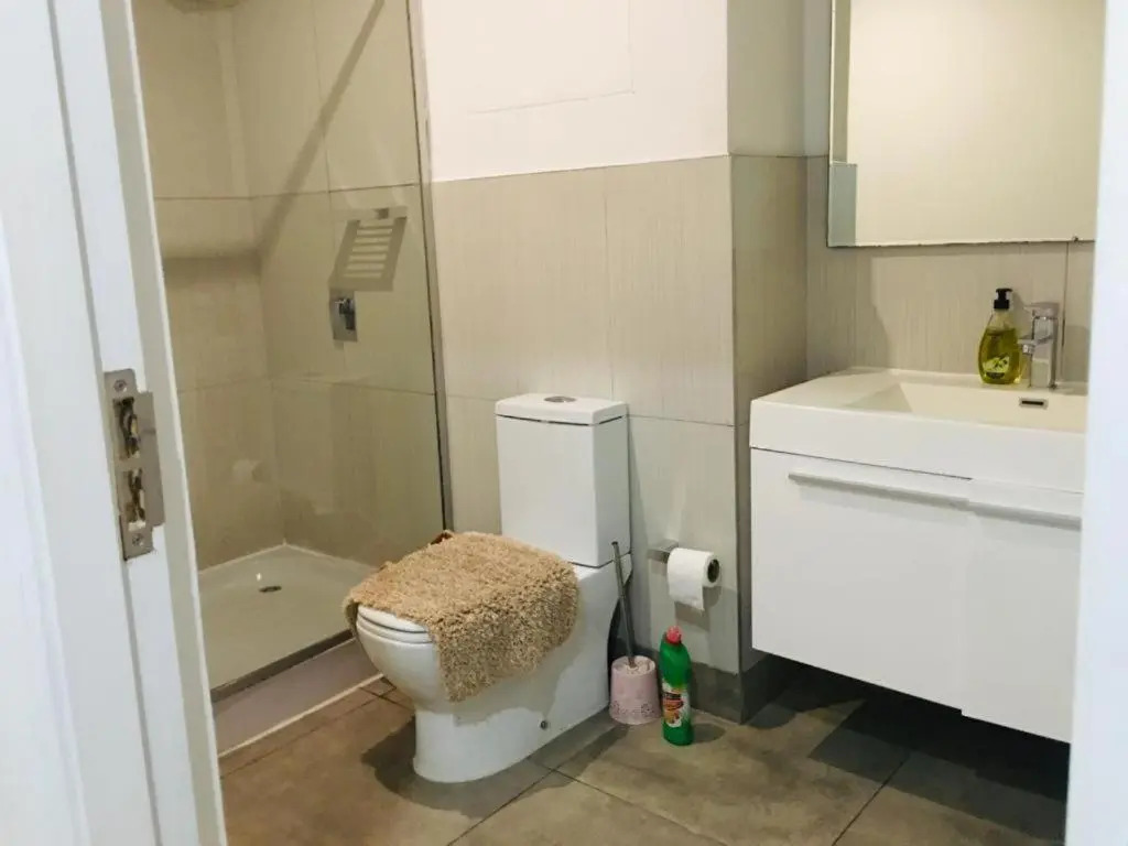 Executive 2 bedroom Apartment At East Legon