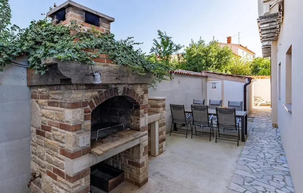 Stunning Apartment in Medulin With Outdoor Swimming Pool, Wifi and 1 Bedrooms