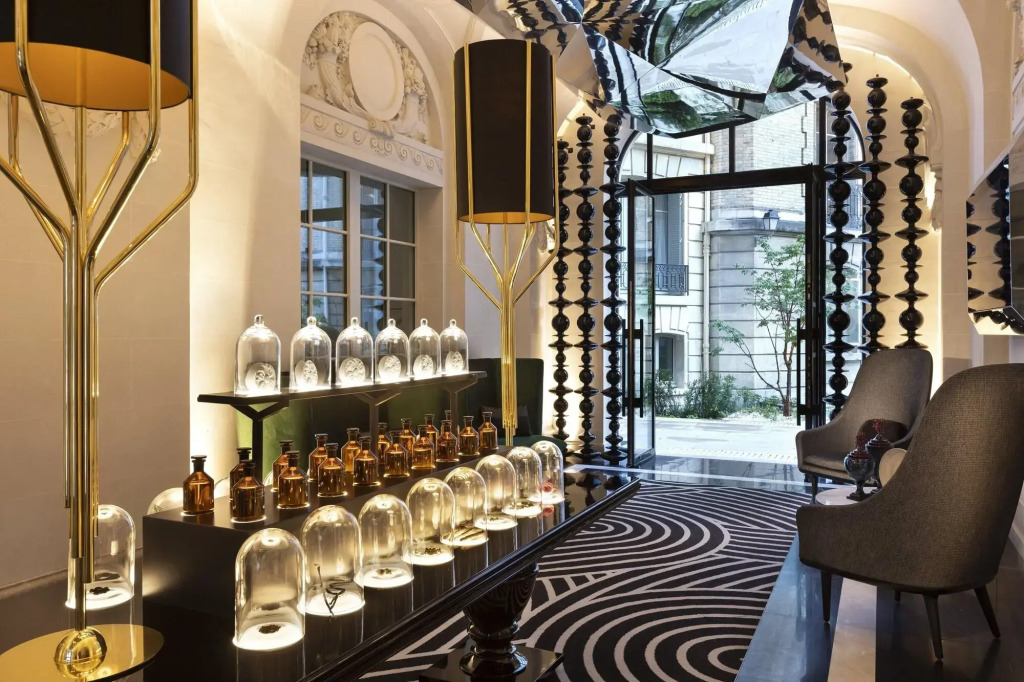 La Clef Champs-Élysées Paris by The Crest Collection