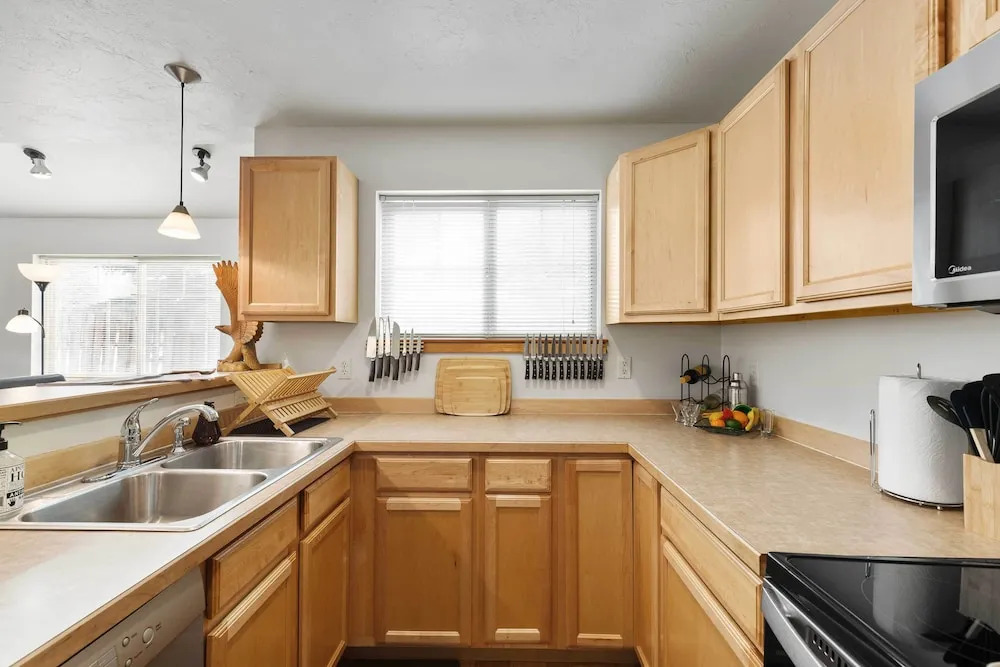 Heart of Bozeman Townhome w/ Patio Near MSU