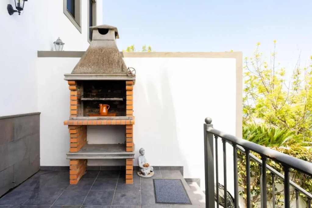 La Casita Gris