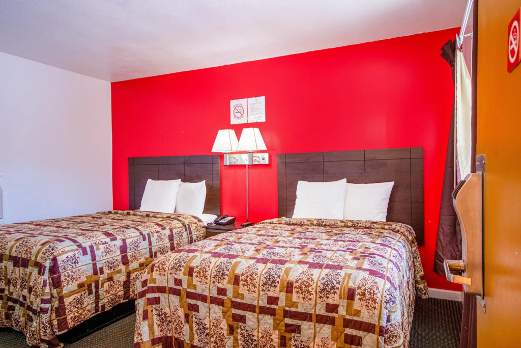 Travelier Motel