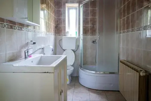 Holiday Home Pozitiva
