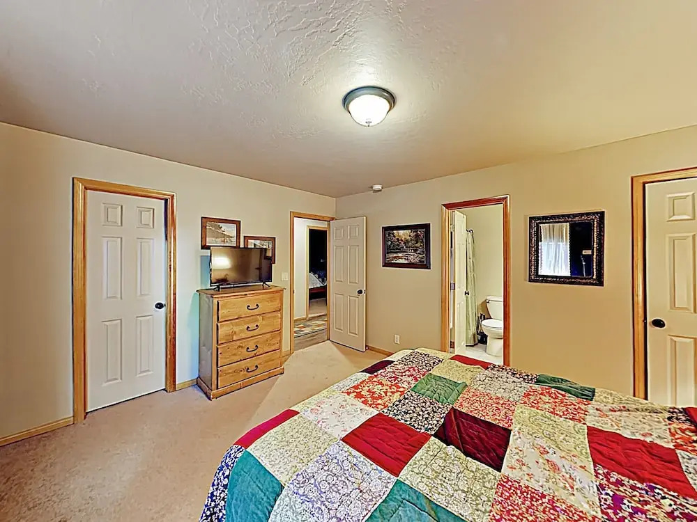 New Listing! Updated - Walk To Resort & Lake 3 Bedroom Home