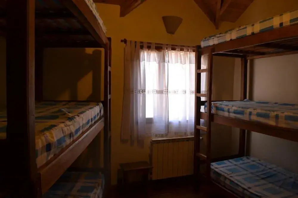 Camping y Hostal El Ovejero