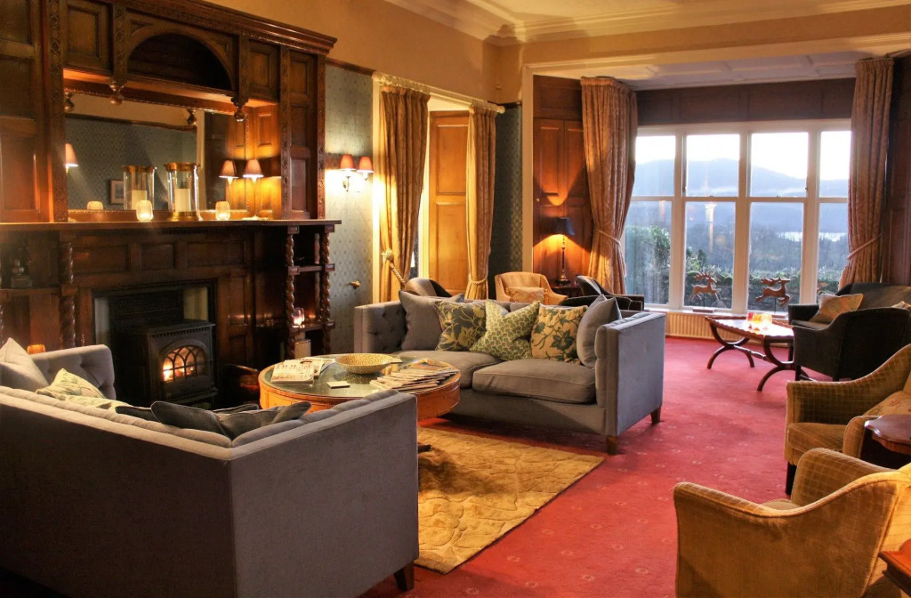 Ravenstone Manor