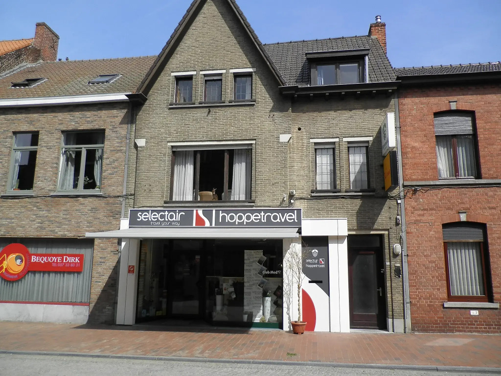Country House in Poperinge near WWI Sites