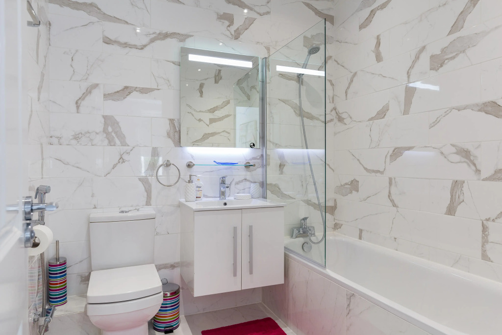 Cromwell Road 2-bed 2-bath Brand new Flat