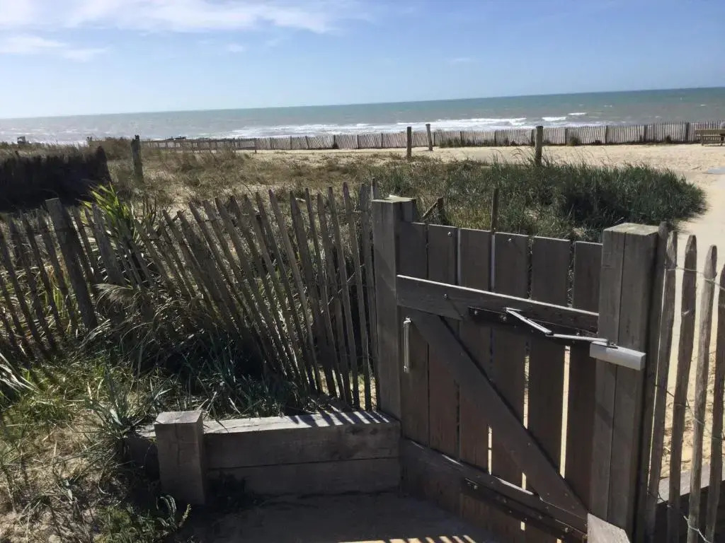 VUE OCEAN avec TERRASSE 30 m2 - 2 CHAMBRES parking privatif et piscine en été
