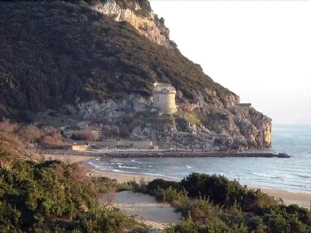 Italian Chic Beach Villa