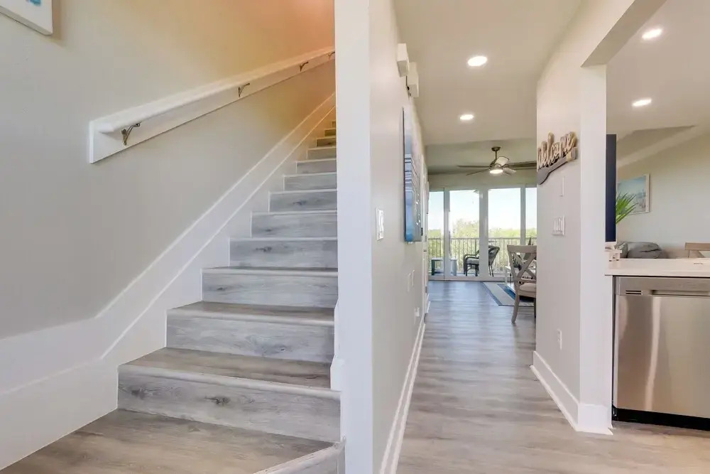 1 Mi to Beach: Coastal-zen Ruskin Retreat!