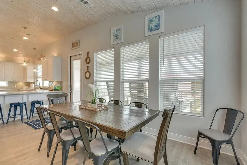 Luxe Crystal Beach Retreat w/ Views! Walk to Shore