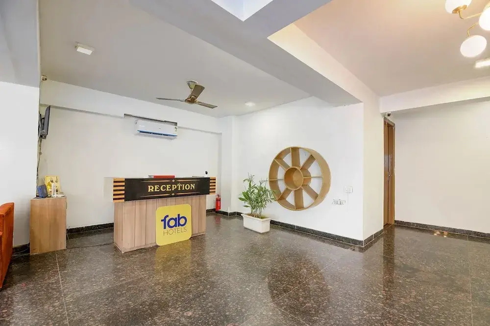 Fabhotel Log Inn Stay