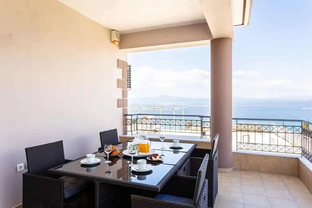 Verga Beachside Getaway With Panoramic Seaviews