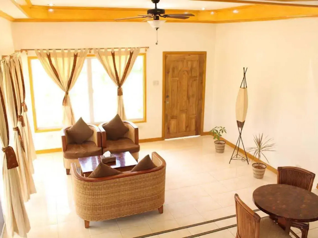 Palms Cove Resort