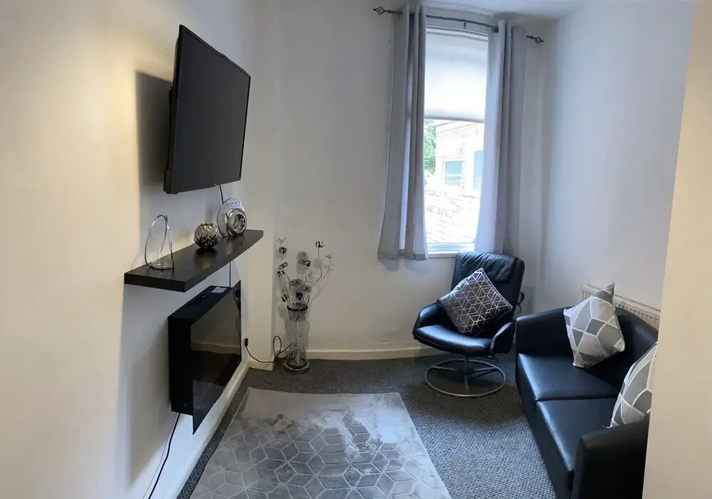 Modern 3-bed, 4 Bath House in Coventry City Centre