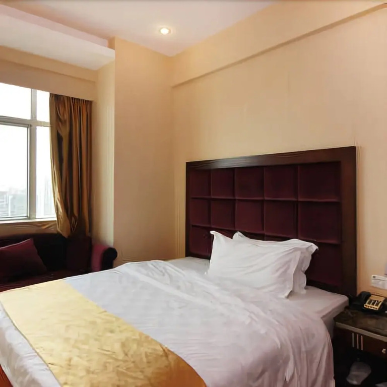 Longyue Business Hotel