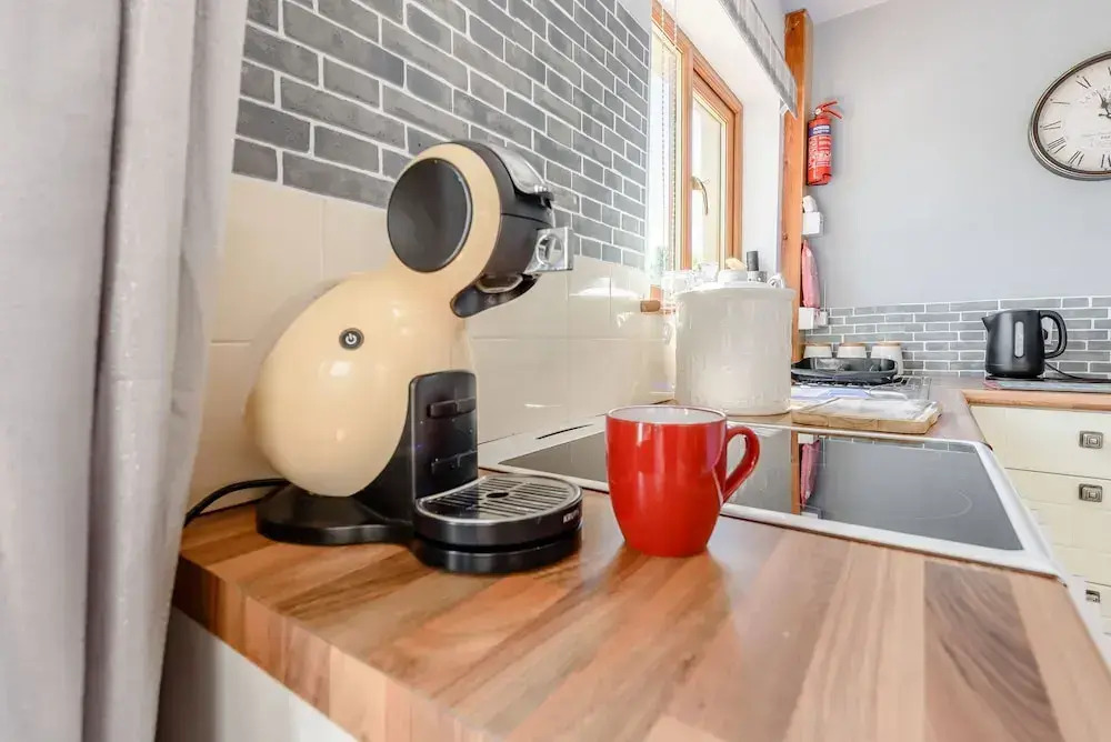 Covert Farm Cwtch