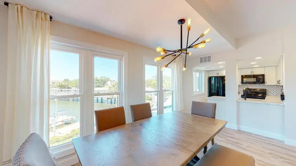 7111 Harbourside I