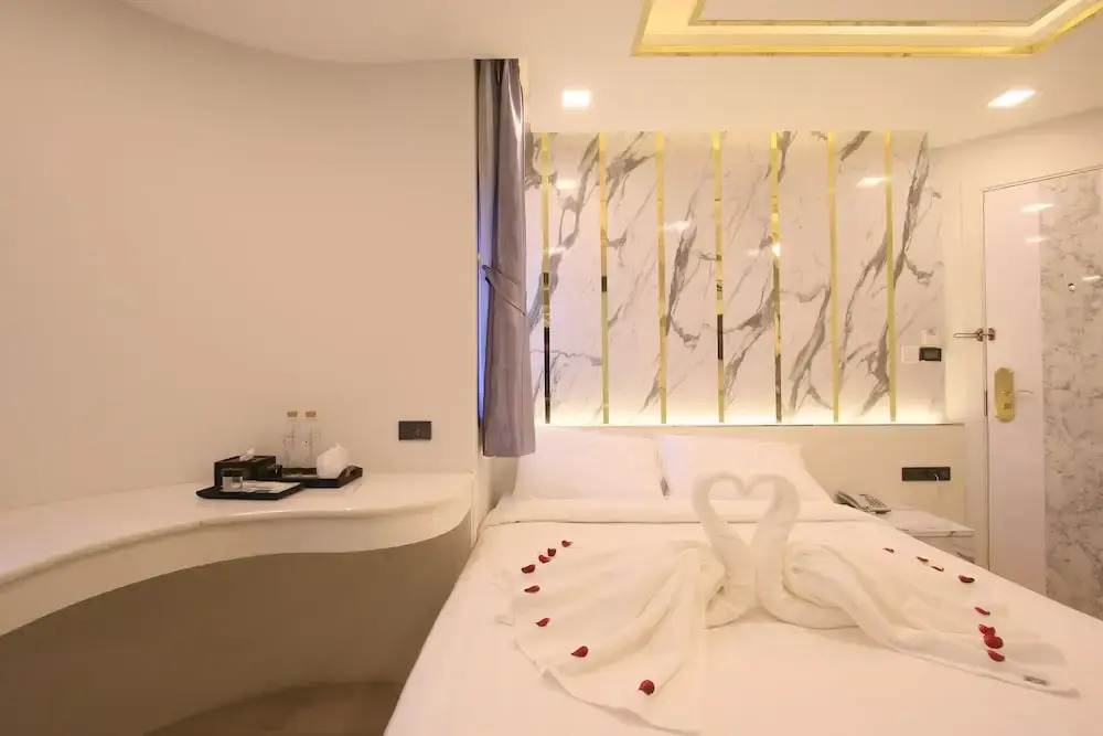 Pratunam Atrium Hotel