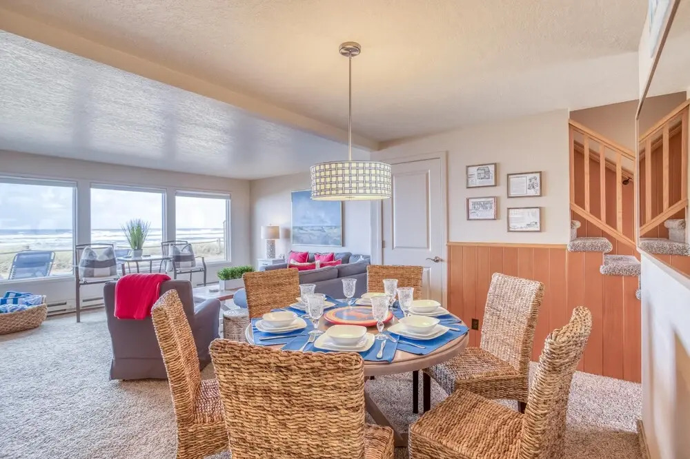 Oceanfront Haven with Panoramic Views - Gorgeous Coastal Retreat