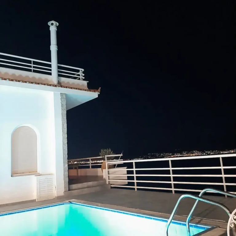 Charming 4-bed Villa in Pefkali