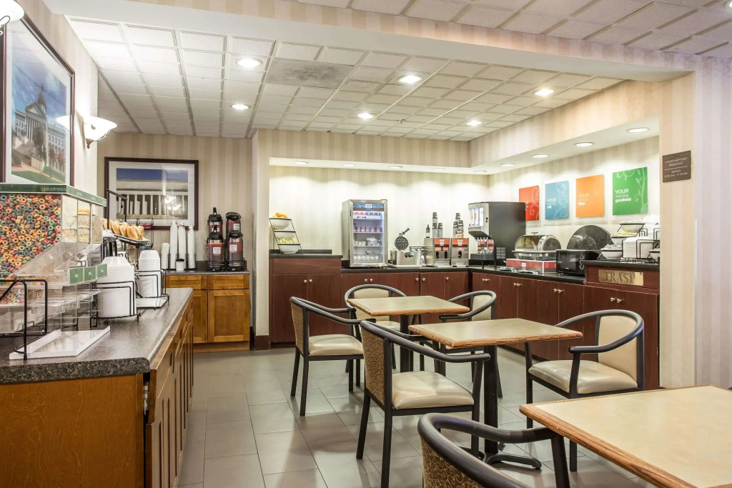 Comfort Inn & Suites FtJackson Maingate