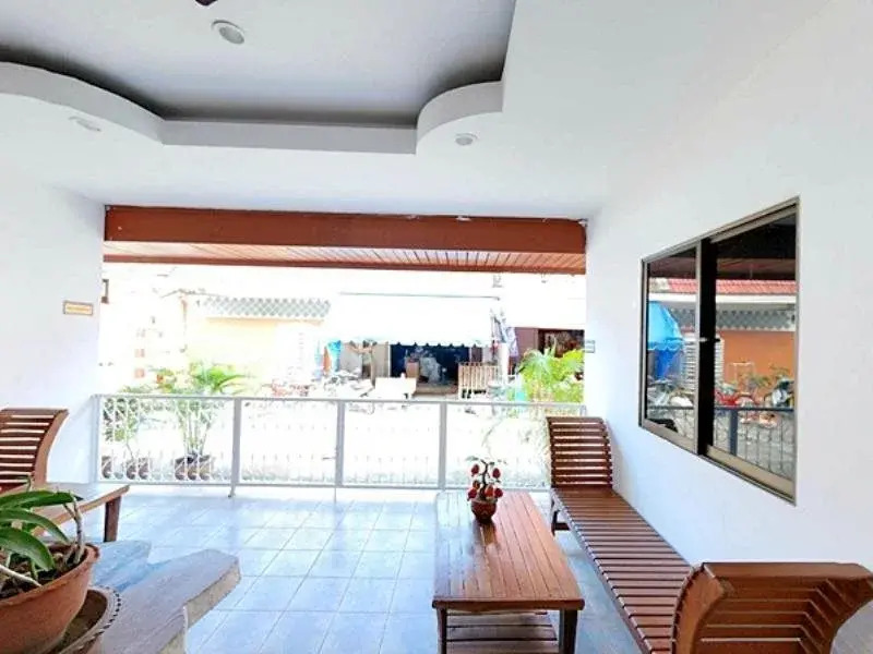 Tiks Place