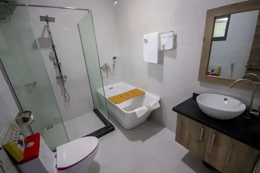 Golden Grand Royale Hotel
