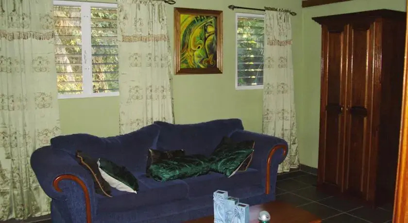 Inn the Bush Eco-Jungle Lodge