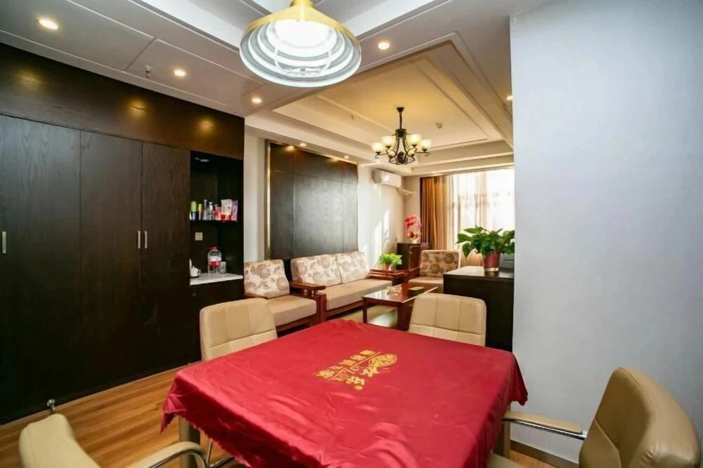 Jinfenghu Hotel