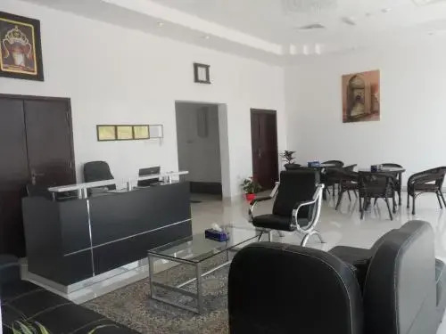 Al Mandoos Hotel