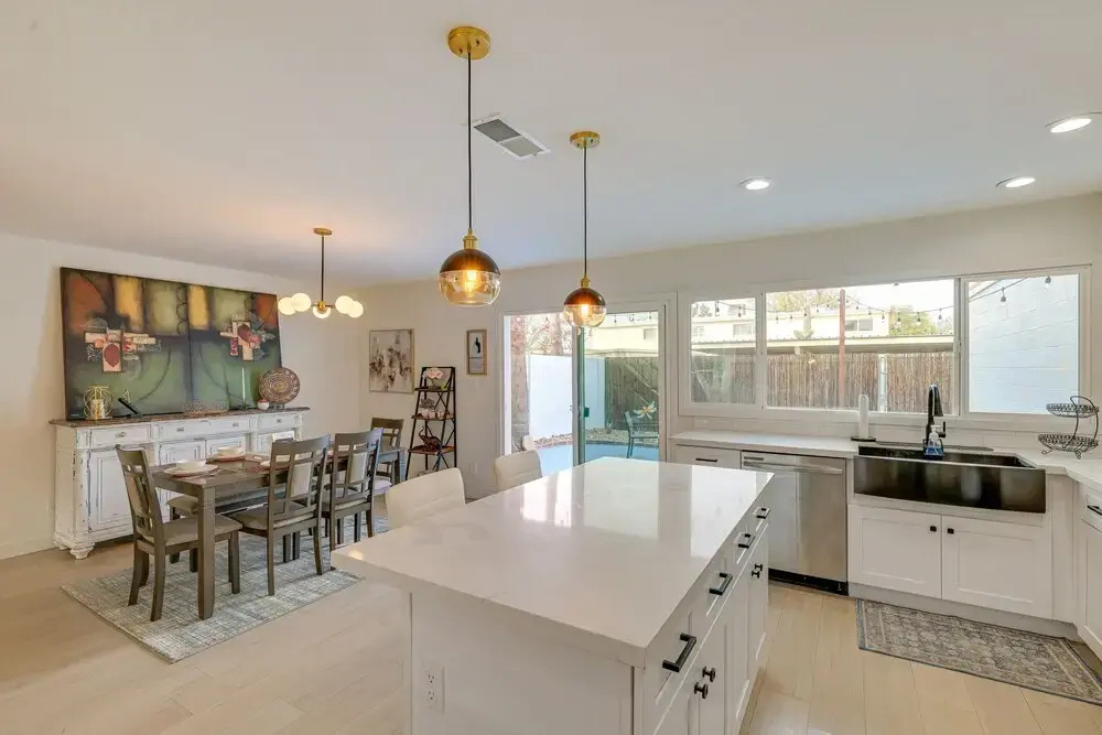2 Mi to Old Town! Dog-friendly Condo w/ Pool