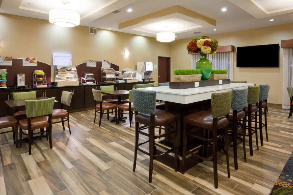 Holiday Inn Express & Suites Davenport by IHG