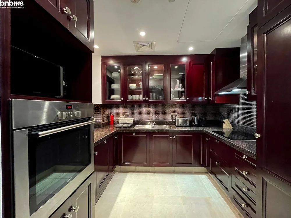 Lux 2B in Oldtown in of DT by Bnbme Homes
