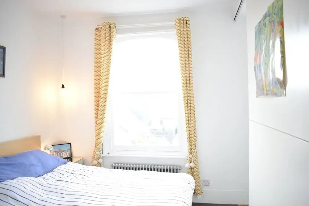 2 Bedroom Rooftop Flat In Central London