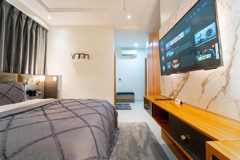 3-Bedroom SmartHome Luxury Apartment