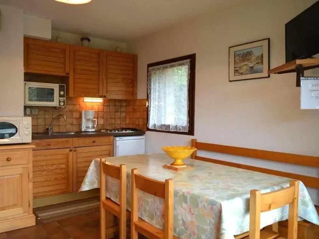Appartement cosy au pied des pistes - 4 pers, parking - FR-1-241-168