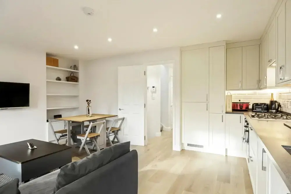 Modern And bright 1 Bedroom Apartment in Ealing