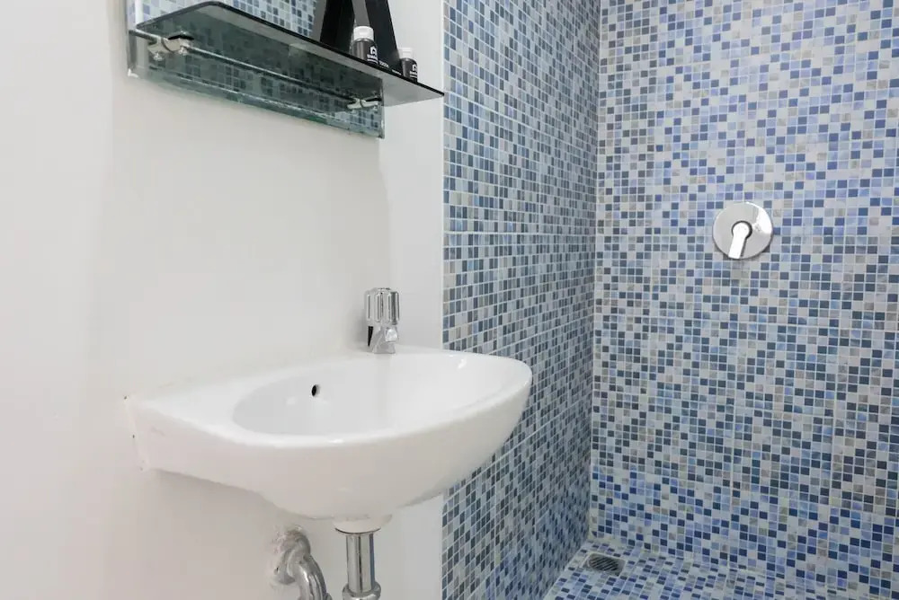 Studio Apartment with Twin Bed at Aeropolis Residence