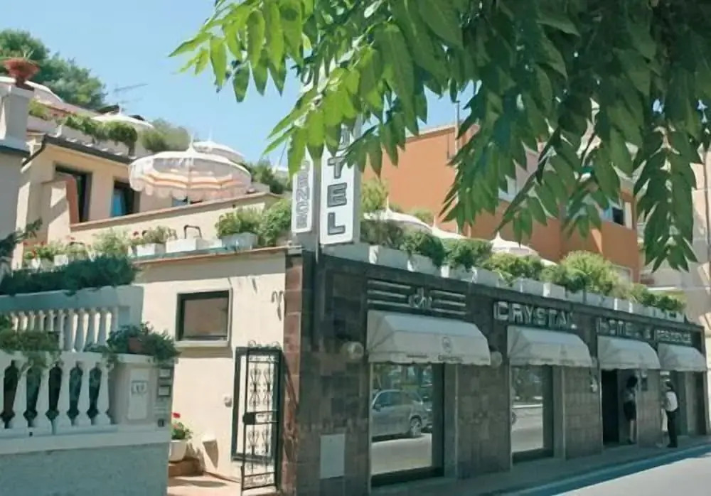 Hotel Crystal