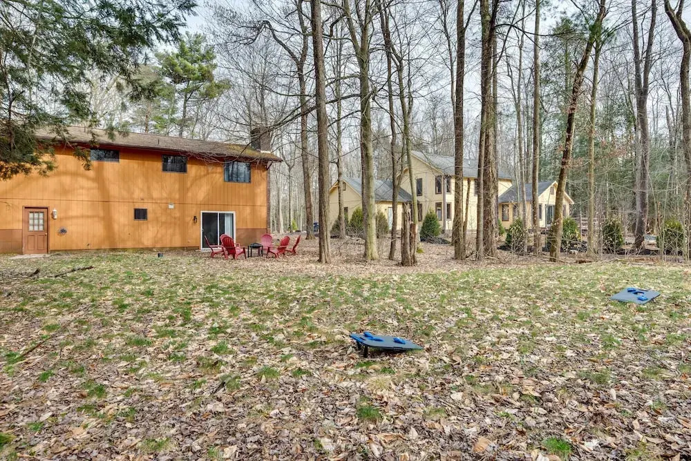 Serene Pocono Pines Home: 2 Mi to Lake Naomi Beach