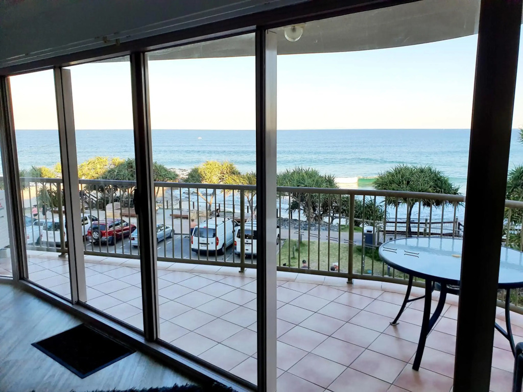 Pandanus Shores Unit 2 Kings Beach QLD