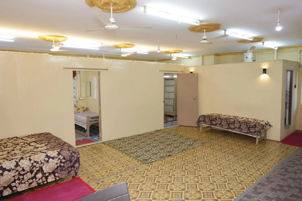10 Guests-For Tourists