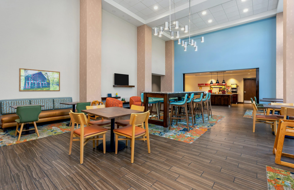 Hampton Inn & Suites - DeLand