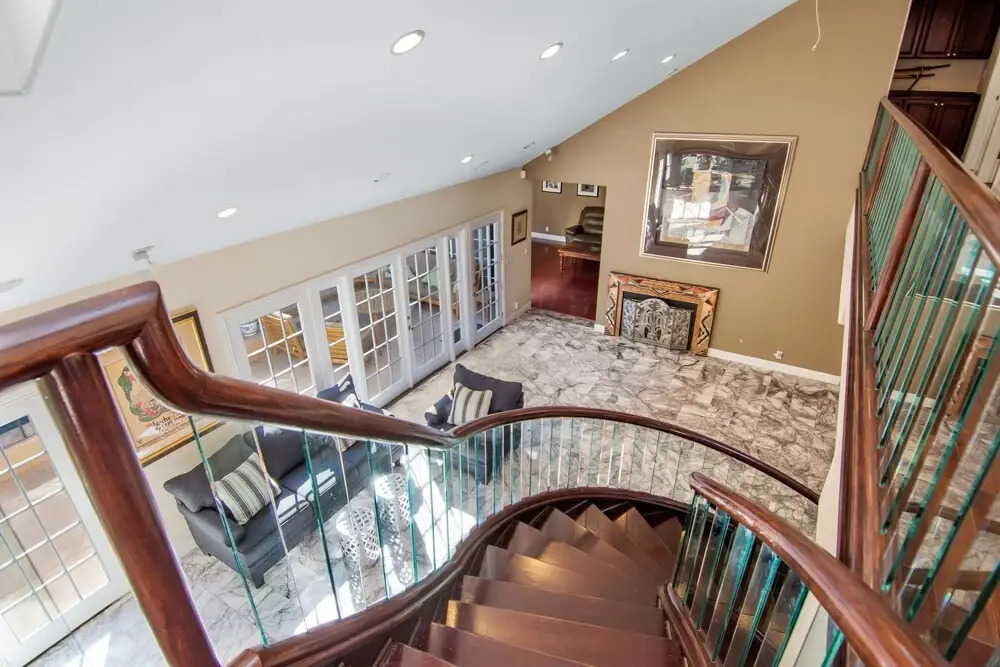 Hollywood Hills Upscale