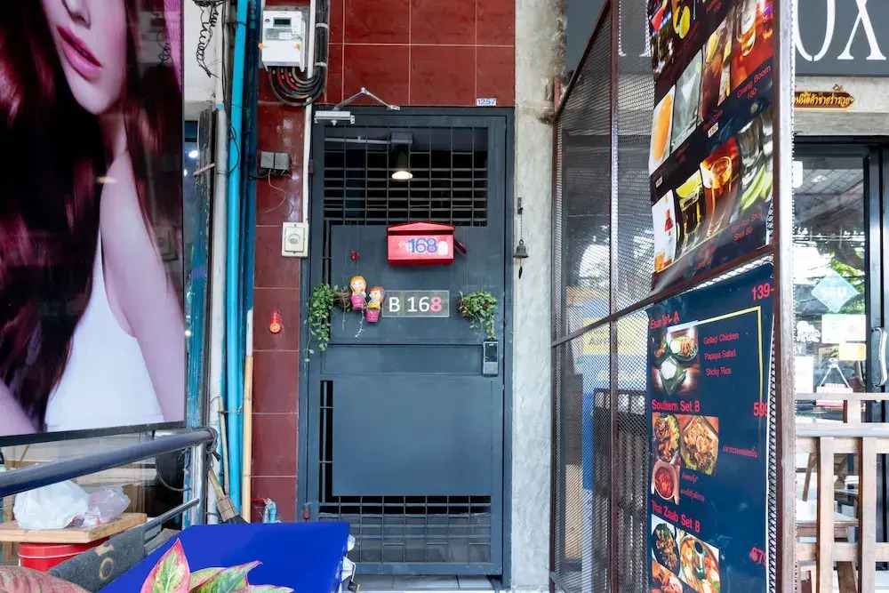B168 Bed And More Hostel